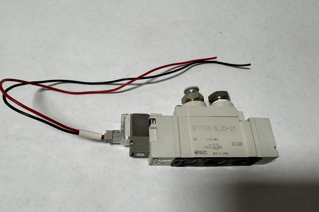 SMC SY7120-5LZD-02 24V Solenoid Air Valve 2 Port Connector Plug Made in Japan