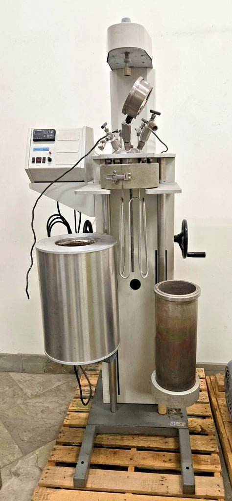 Parr Instrument 4554 Stirred Reactor 2 Gallon Pressure Vessel 4843 Controller