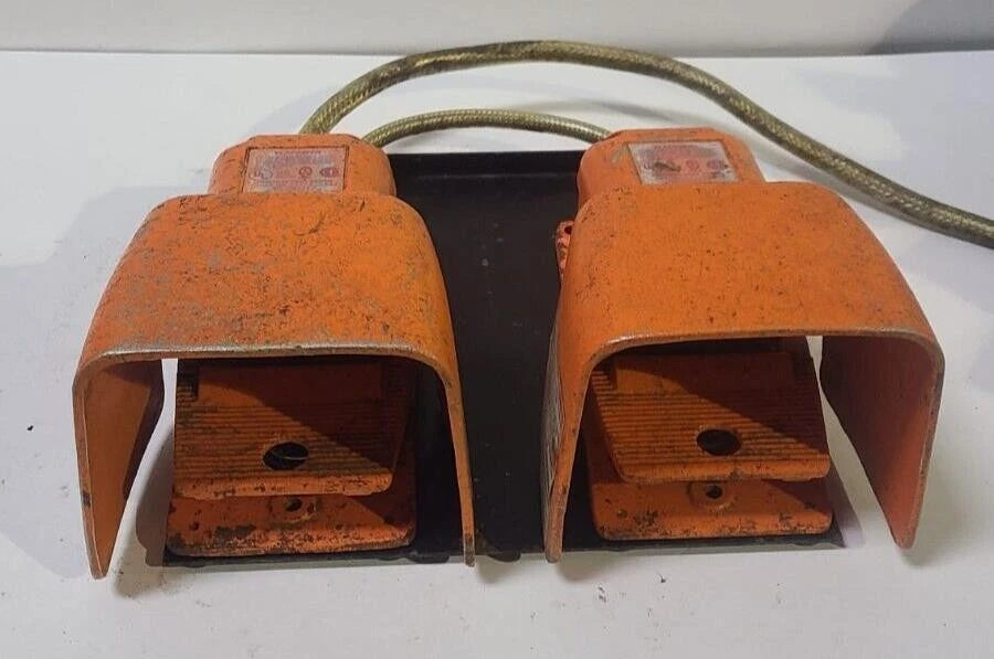 Lot of 2 Linemaster Hercules 511 - B20AQ2 HEAVY DUTY FOOT SWITCH