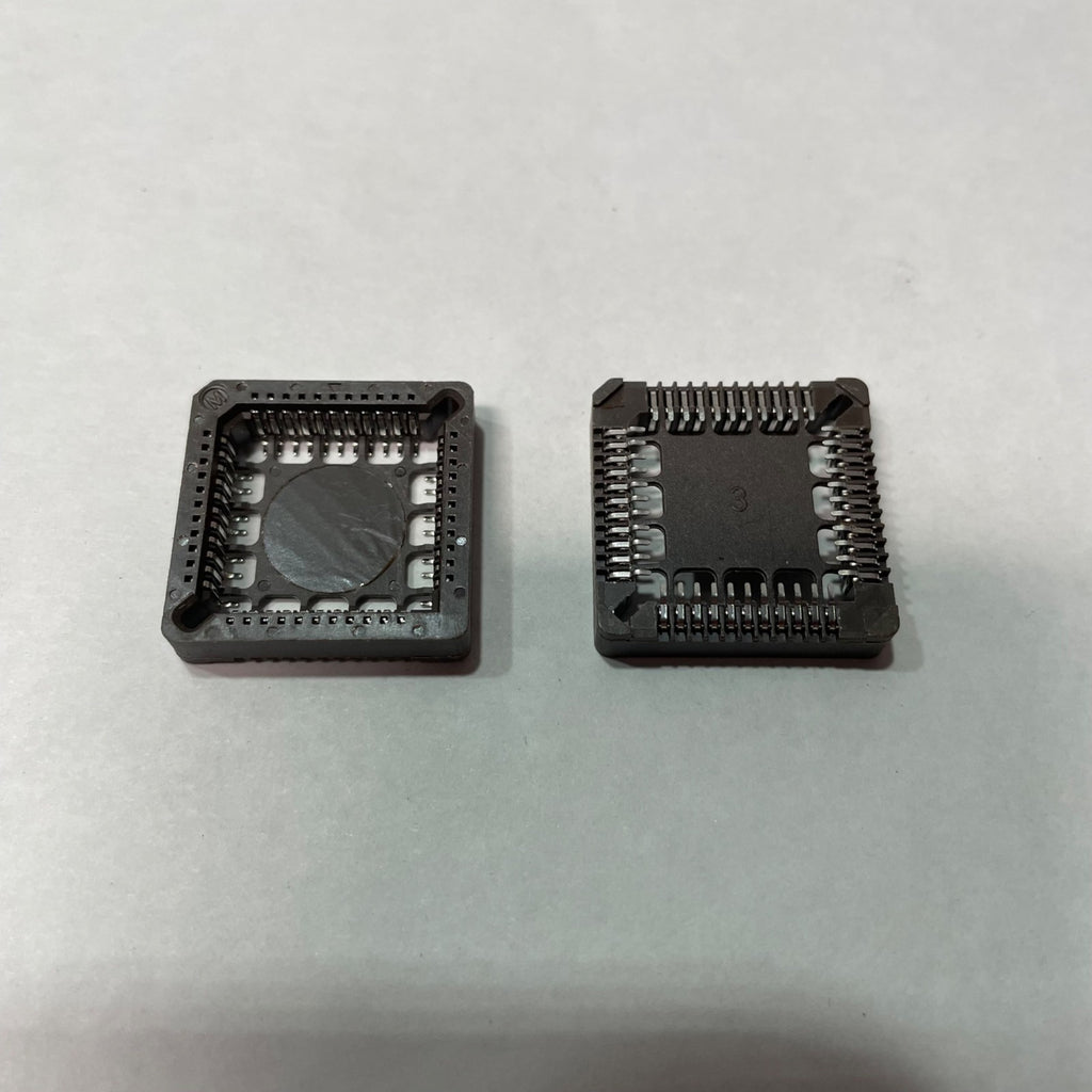 Lot of 24 Methode Electronics 213044602 44-Pin Socket 48685-44