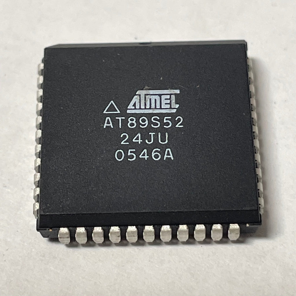 Lot of 8 ATMEL AT89S52 24JU Microcontroller 8-Bit CMOS 8KB 256 Flash 35964-02