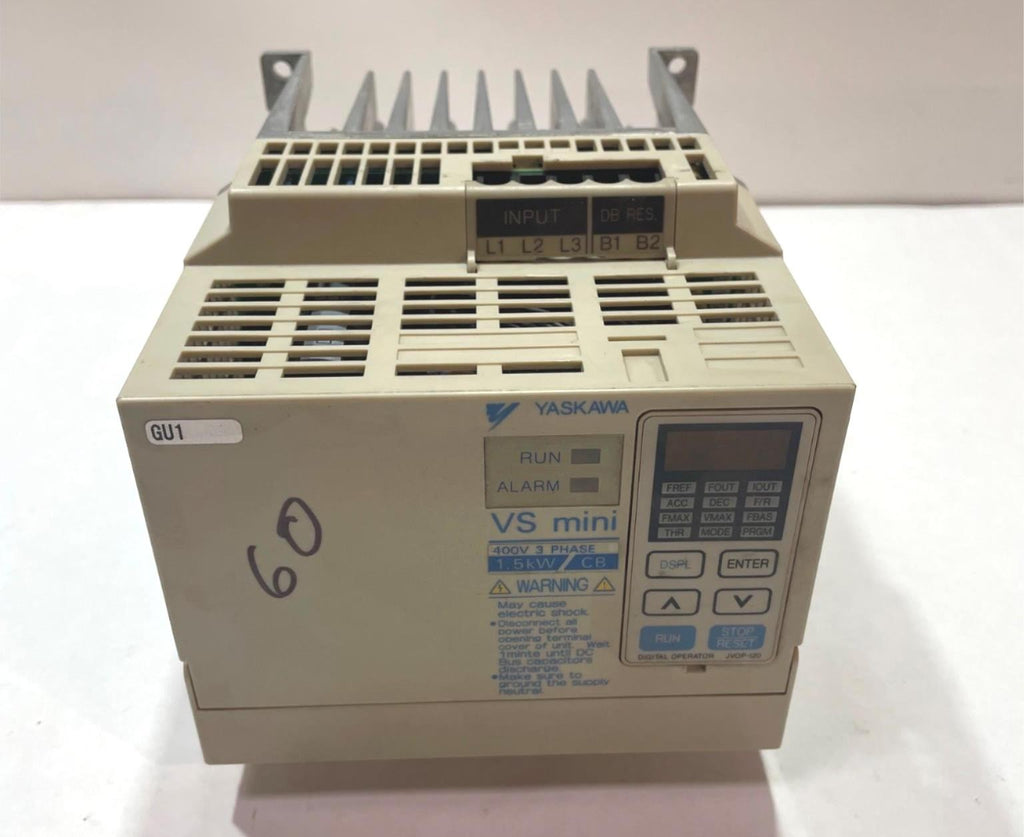 YASKAWA VS mini CIMR-XCBC41P5 AC3PH 0-460V 4.8A 3.7kVA Digital Operator Japan
