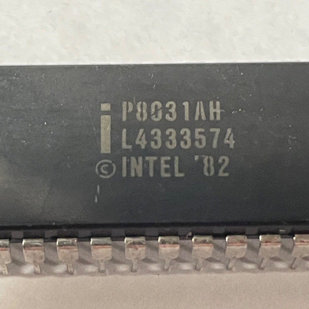 Lot of 138 Intel Microcontroller 40-Pin DIP 8031 128kb 8-Bit 12Mhz 46517-01