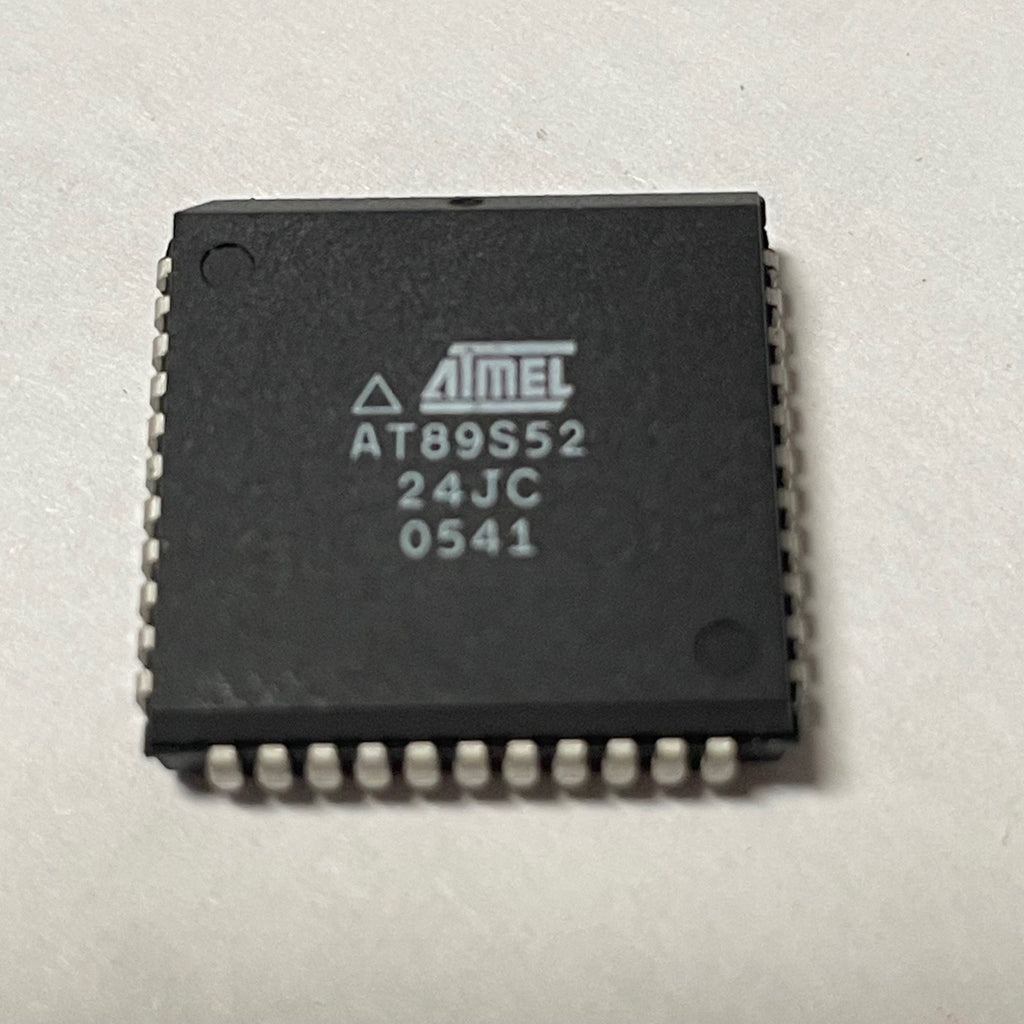 Lot of 28 Atmel AT89S52 24JC 0541 IC MCU Controller 37638-01