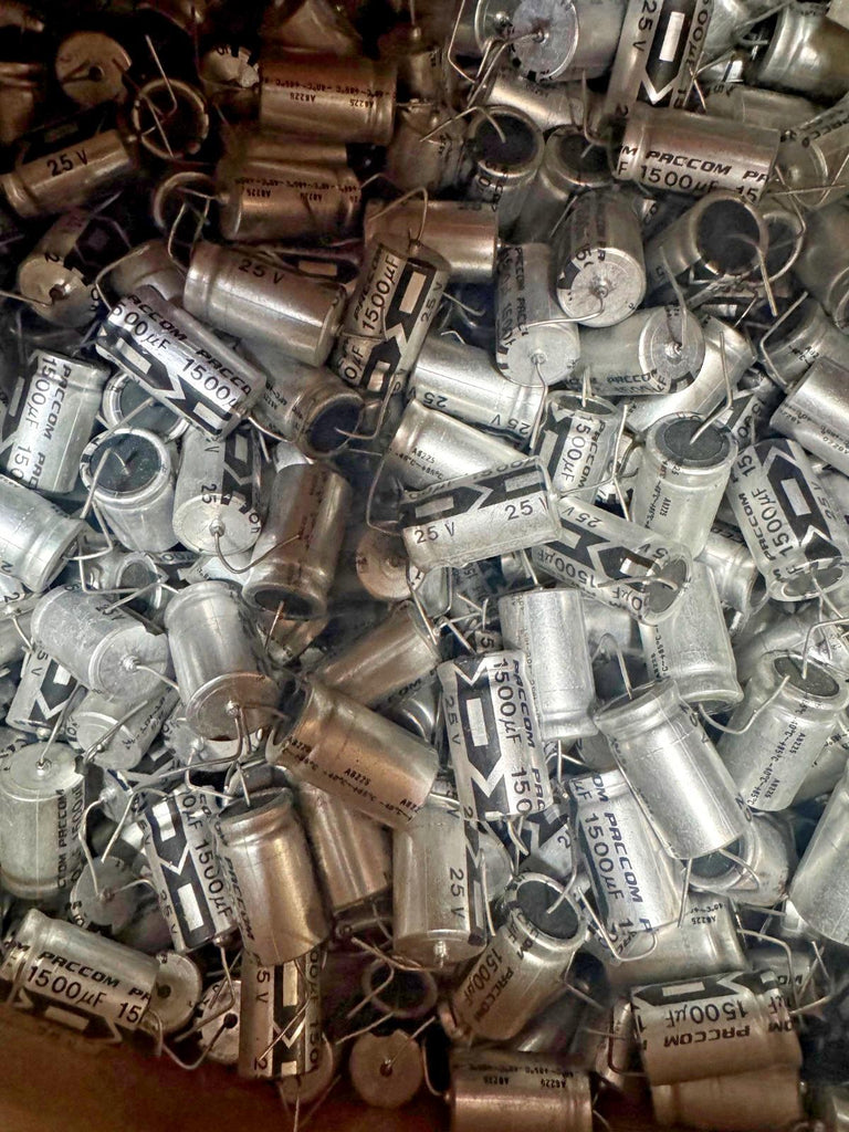 Axial Electrolytic Capacitor 1500UF 25V Made by PACCOM New Lot of 20 Pcs
