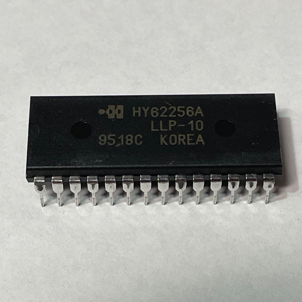 Lot of 34 Hyundai HY62256A 32K x 8-bit CMOS SRAM 2V 5V Low Power 48381-03