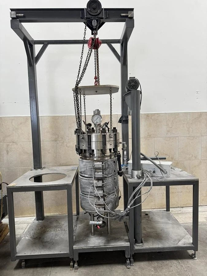 PARR INSTRUMENTS 8500 Vertical Stirred Reactor 100 Liter Material HASTC 2022