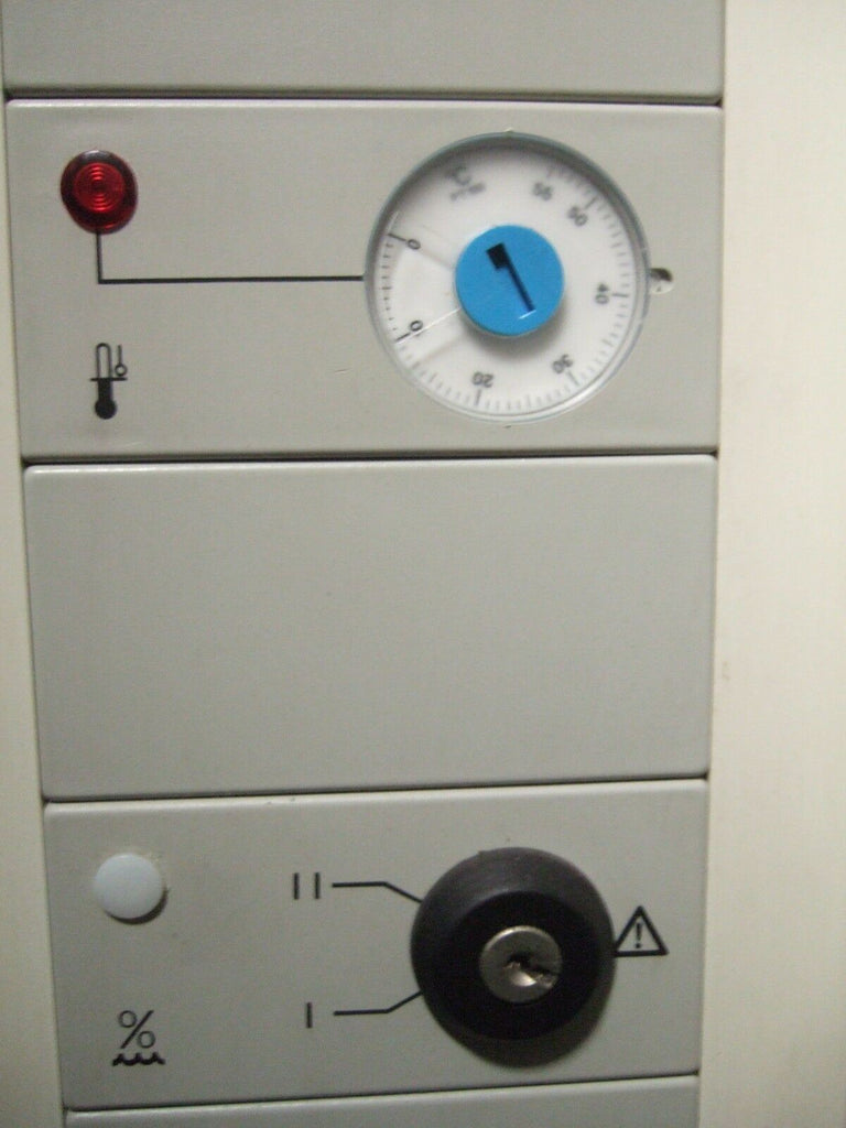 Heraeus Series 6000 Gas Jacketed CO2 Incubator