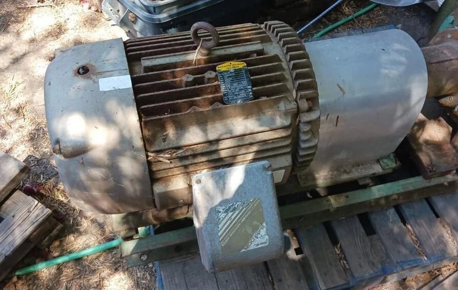 BALDOR Super-E Motor 40 HP Cat. No EM4110T Frame 324T 1775 RPM Made in USA