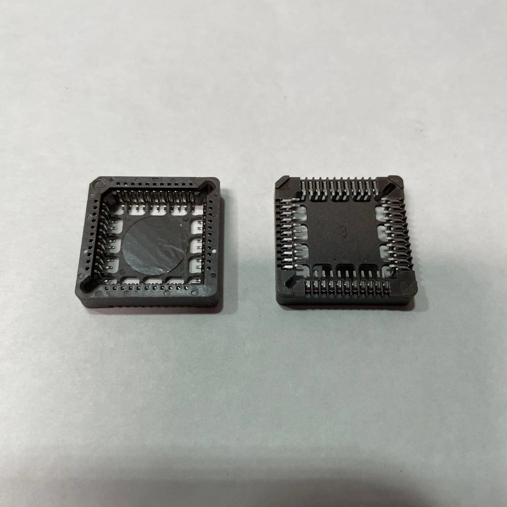 Lot of 24 Methode Electronics 213044602 44-Pin Socket 48685-44