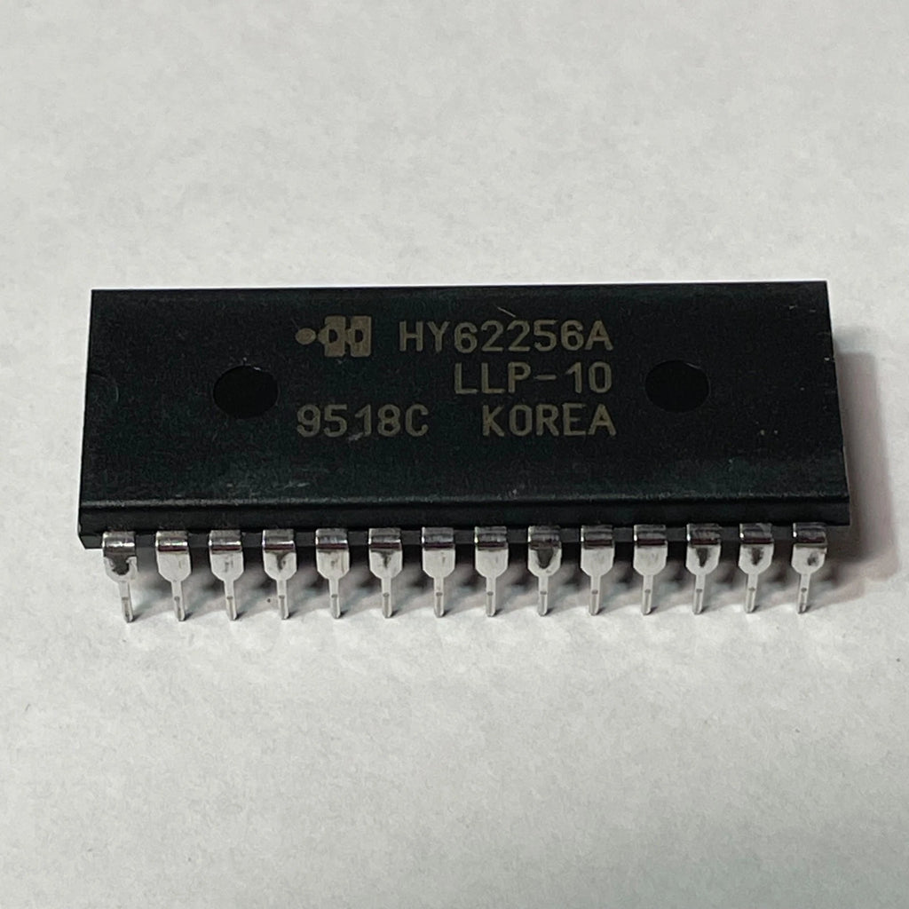 Lot of 34 Hyundai HY62256A 32K x 8-bit CMOS SRAM 2V 5V Low Power 48381-03