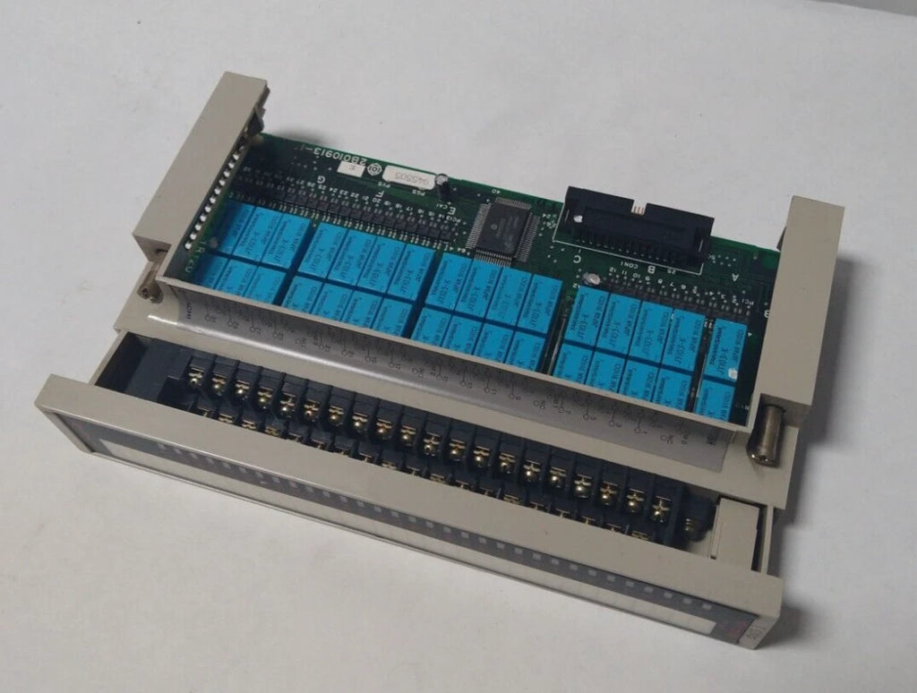 Hitachi YRY20BH H-Series DC Relay Output PLC Module 32 Pts YRY-20BH HSeries Out