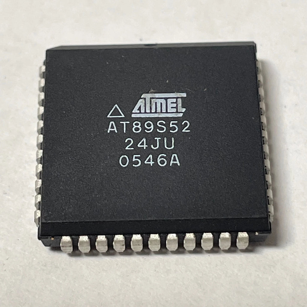 Lot of 8 ATMEL AT89S52 24JU Microcontroller 8-Bit CMOS 8KB 256 Flash 35964-02