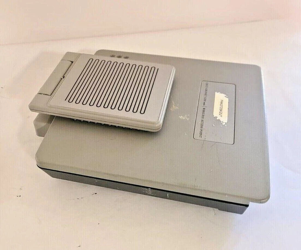 Lot of 4 CISCO AIRONET 1200 WIRELESS ACCESS POINT AIR-AP1220B AIR-AP1231G-A-K9