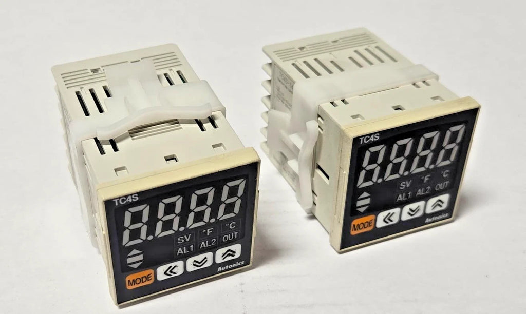 2PC New Autonics TC4S-14R Temperature Controller Free Shipping TC4S14R