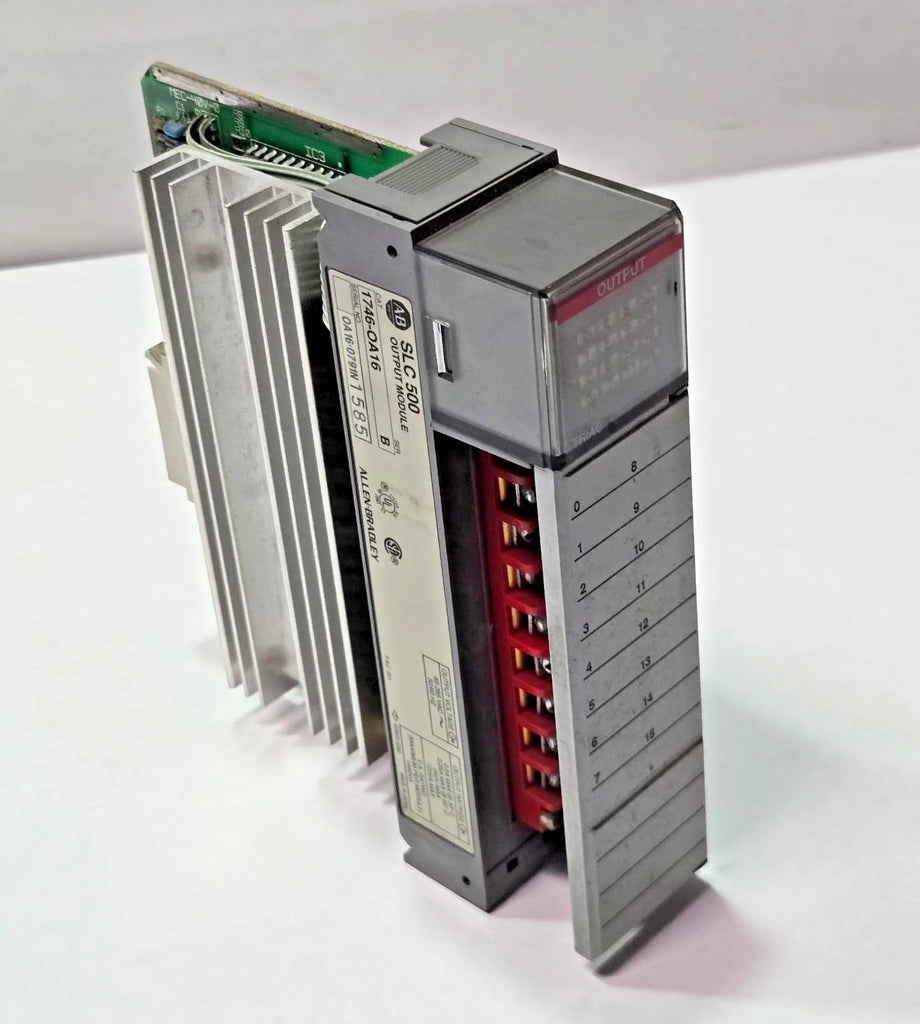 ALLEN BRADLEY SLC 500 1746-OA16 MODULE SER B Output Module 1746OA16