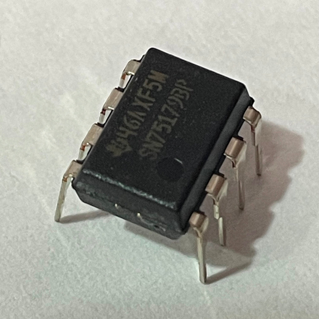 Lot of 200 Texas instruments SN75179BP Transceiver RS422 RS485 8-PDIP 46878-01