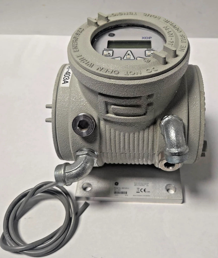 GE XDP-251-1 Explosion Proof Gas Analyzer Transmitter LCD Display 24 VDC 40 W Local Pickup