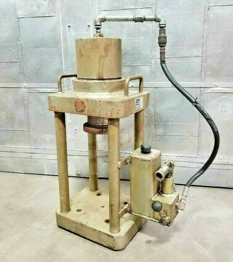 Soiltest Model CT-710 Concrete Compression Testing Hydraulic Press Made in USA