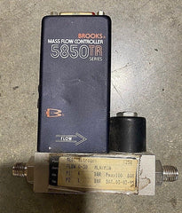 BROOKS 5850 TR Mass Flow Controller Flow 0-30 Model No. 5850TRC113GAA41