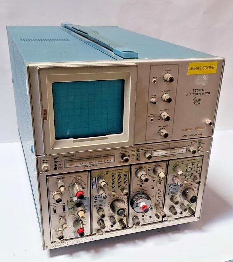 TEKTRONIX 7704A analog OSCILLOSCOPE with plugins