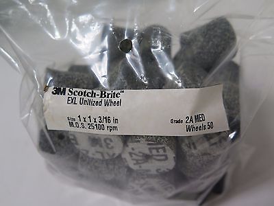 3M Scotch-Brite 02684 Gener2A Med 1 x 1 x 3/16 M.O.S. 25100 rpm Qty 50 Brand New