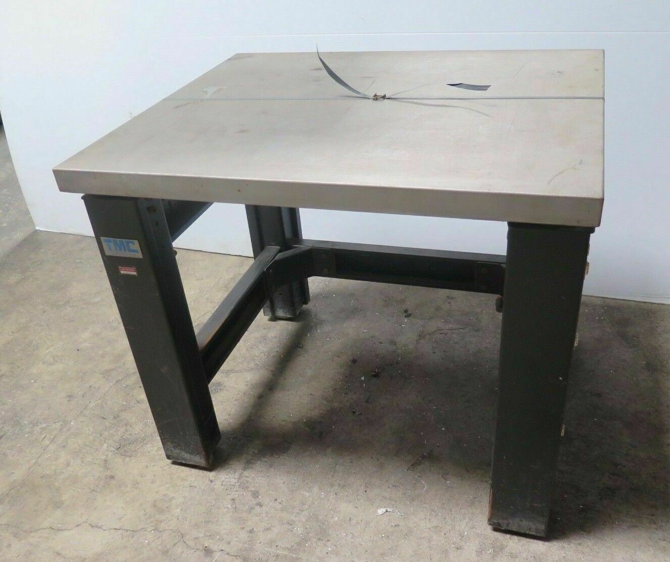 TMC Micro-g High Performance Vibration Isolation Table Model 631863702