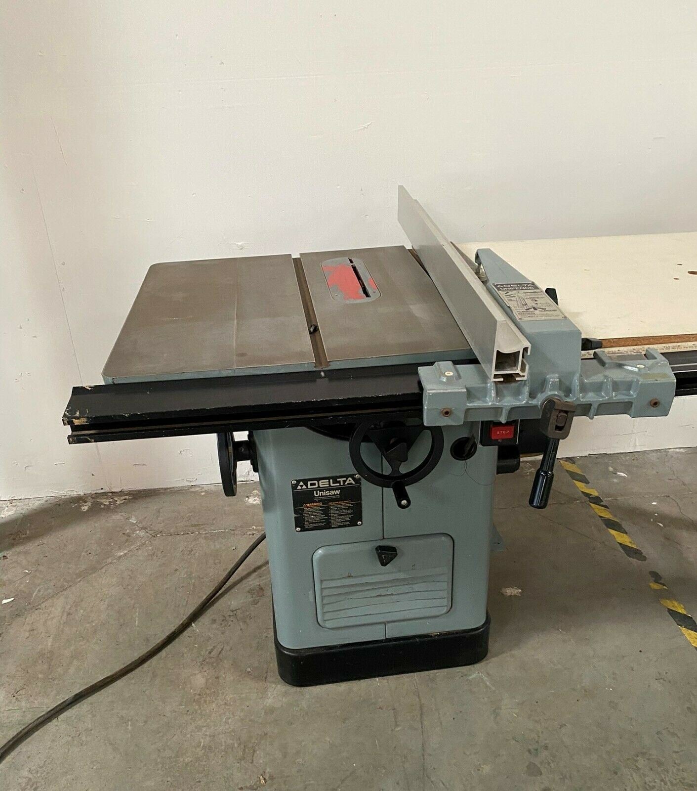 Delta Unisaw 10” Table Saw 3hp 1 Phase 230v Tilting Arbor Model 34-802