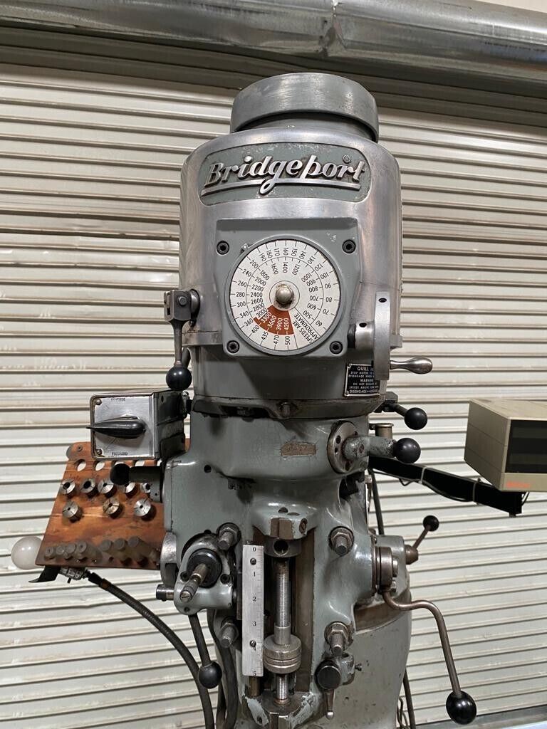 Bridgeport Vertical Mill Milling Machine 1-1/2 HP 9x32 Table Variable Speed