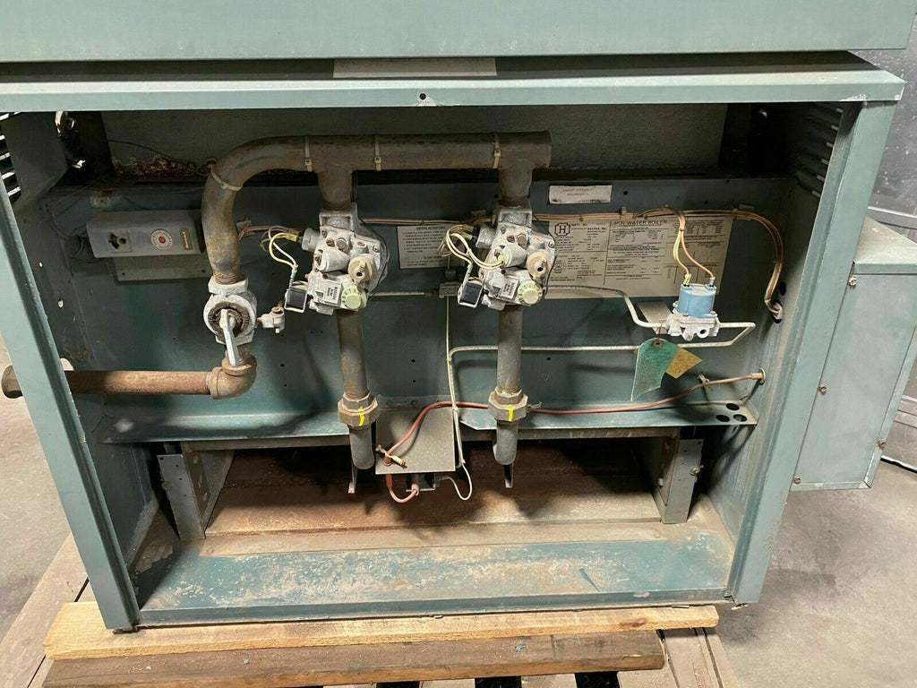 RAYPAK Gas Hot Water Boiler 160 PSI 726,000 BTU Model H1-0724 Indoor Or Outdoor