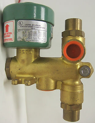 ASCO Red-Hat 8302D33F 3-Way Solenoid Valve 110/50V 120/60Hz 1/2" 75 PSI 8302
