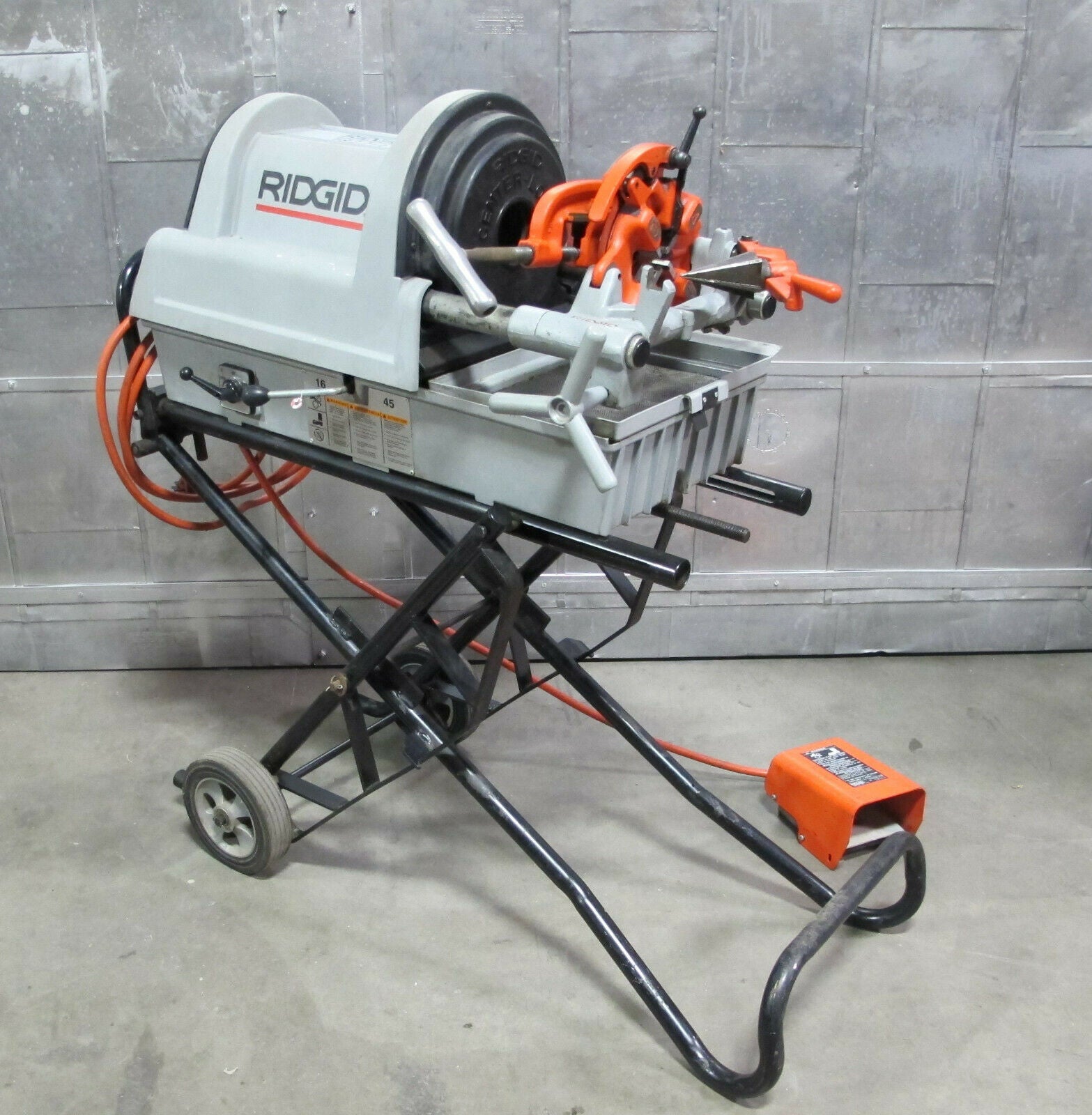 RIDGID Portable Pipe & Bolt Threader Threading Machine Model 1822-I Wi